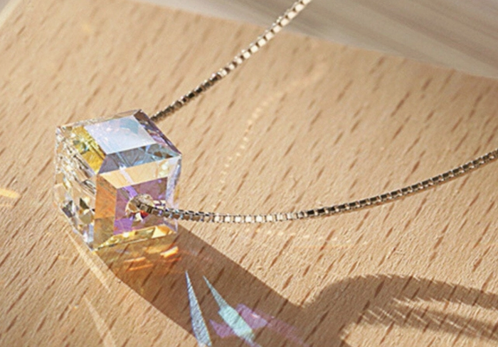 Collana con cristalli quadrati Sugar Cube in argento sterling 925 