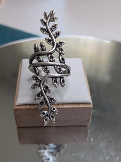 Silver Leaf Ring