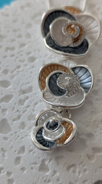 Elegant Flower Necklace