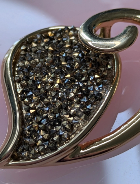 Gold Leaf Pendant Necklace