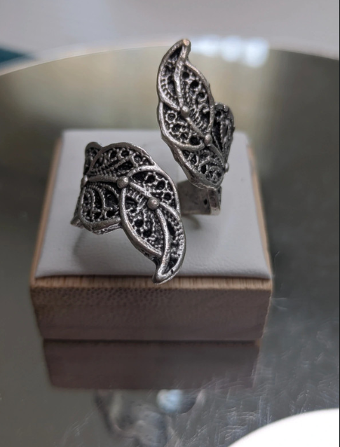 Decorative Leaf Ring