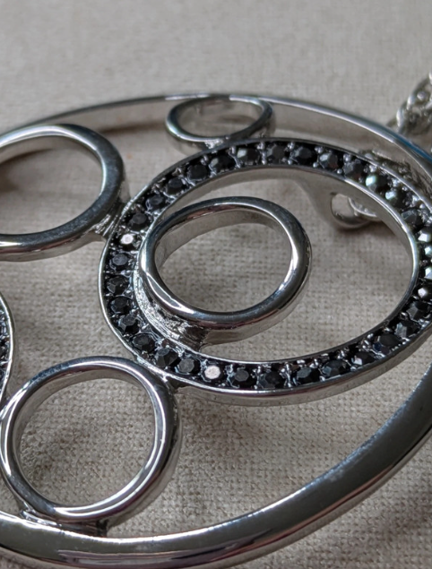 Elegant Silver Circle Pendant Necklace