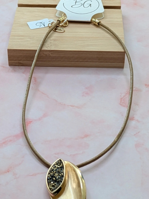 Elegant Gold Necklace