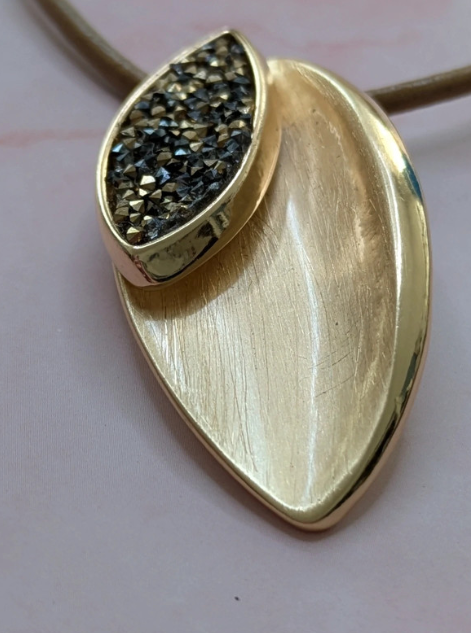 Elegant Gold Necklace