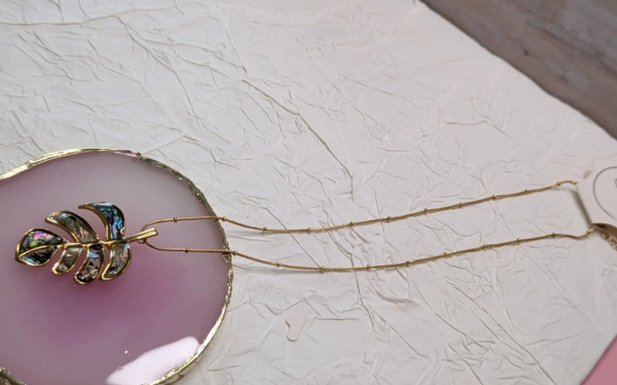 Gold Leaf Pendant Necklace