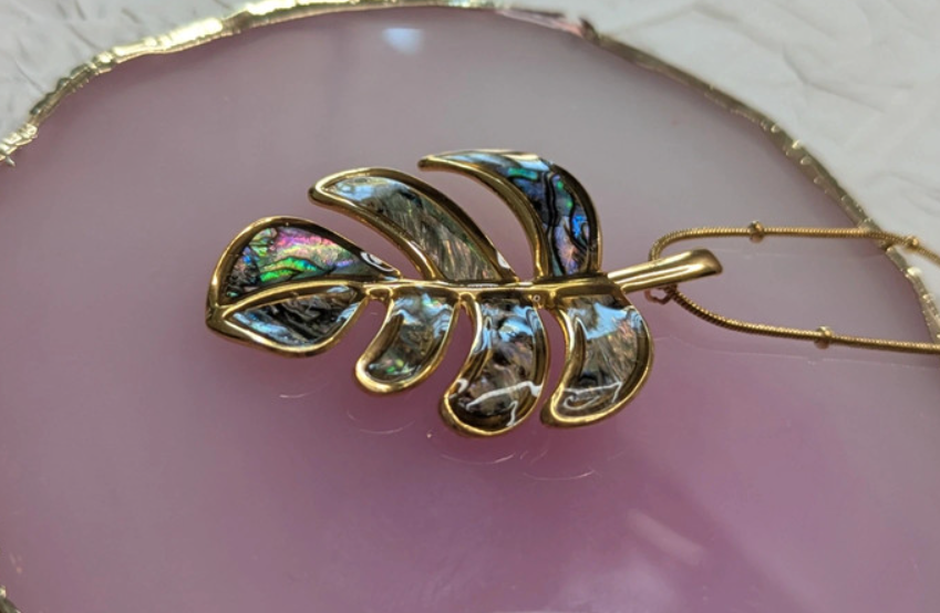 Gold Leaf Pendant Necklace