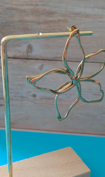 Decorative Metal Flower Sculpture