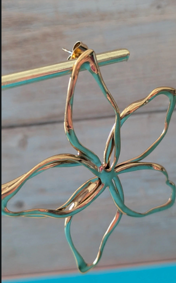 Decorative Metal Flower Sculpture