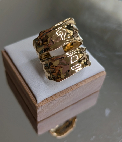 Anello aperto in oro lucido