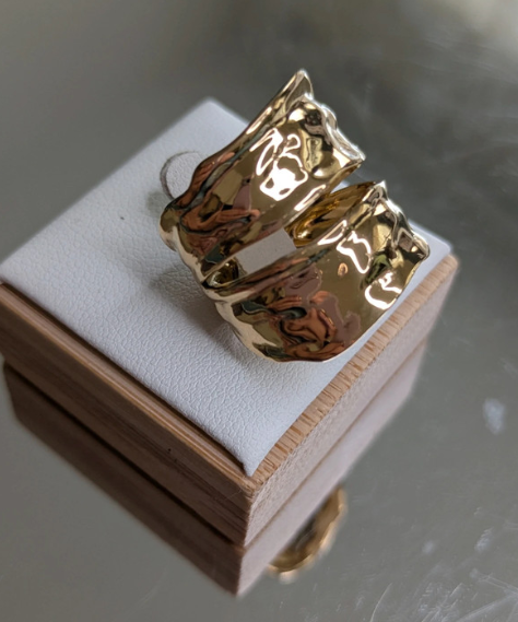 Anello aperto in oro lucido