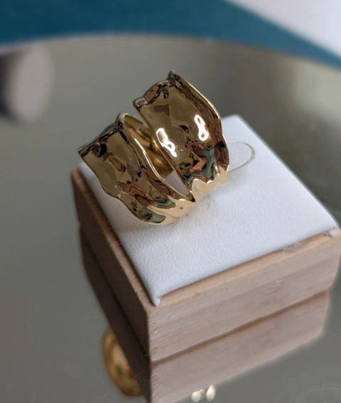 Anello aperto in oro lucido