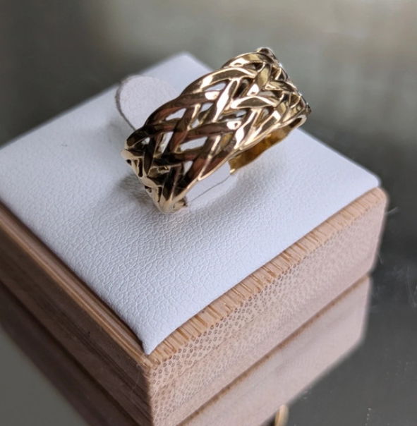 Anello oro intrecciato