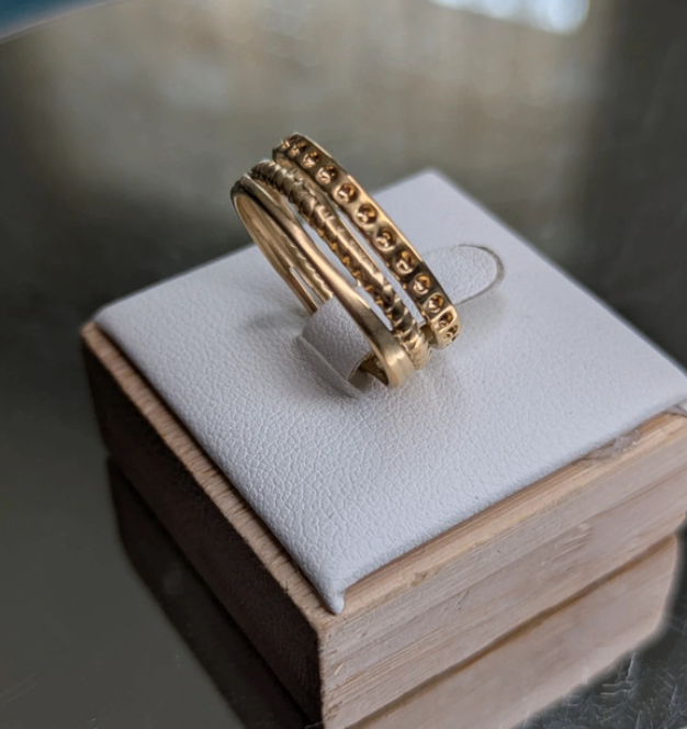Anello oro a tre fasce