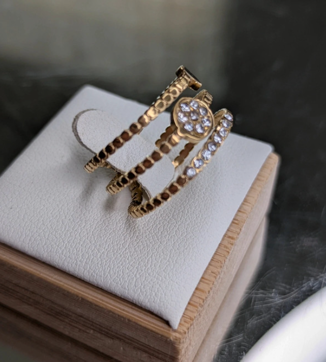 Anello a spirale oro con zirconi