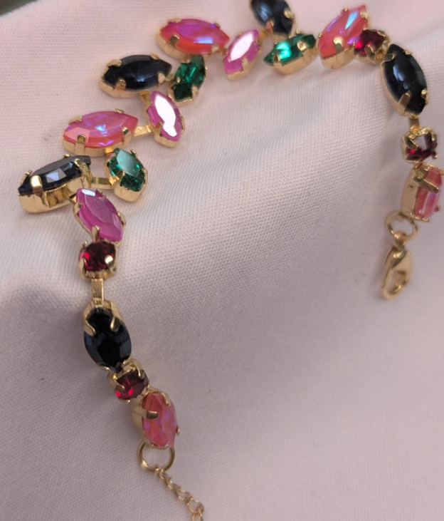 Bracciale multicolore con pietre preziose