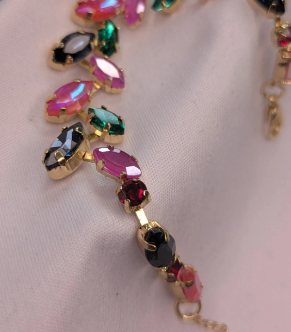 Bracciale multicolore con pietre preziose