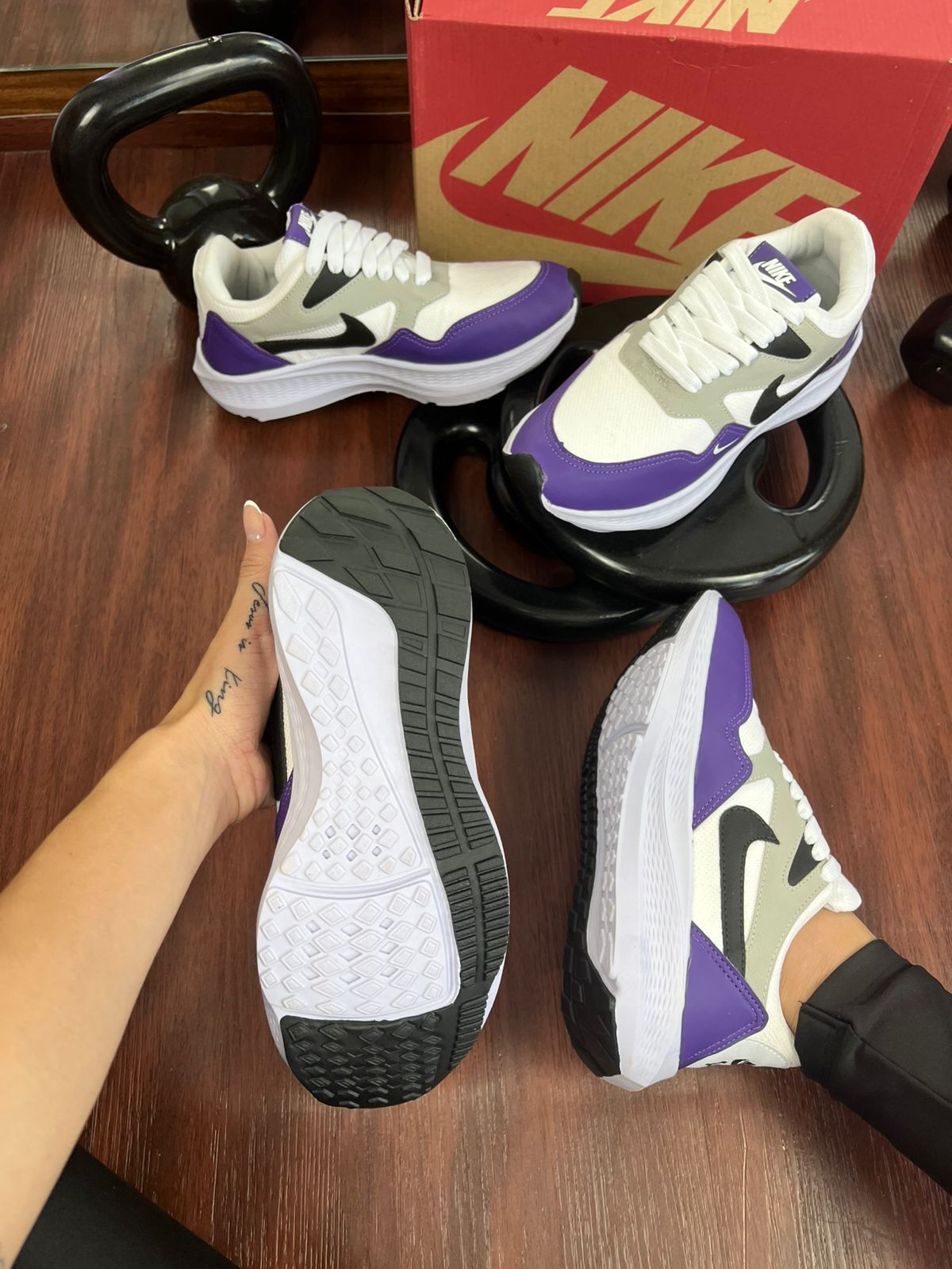 #004 Nike Zoom Fit branco roxo do 34 ao 39 R$199,90