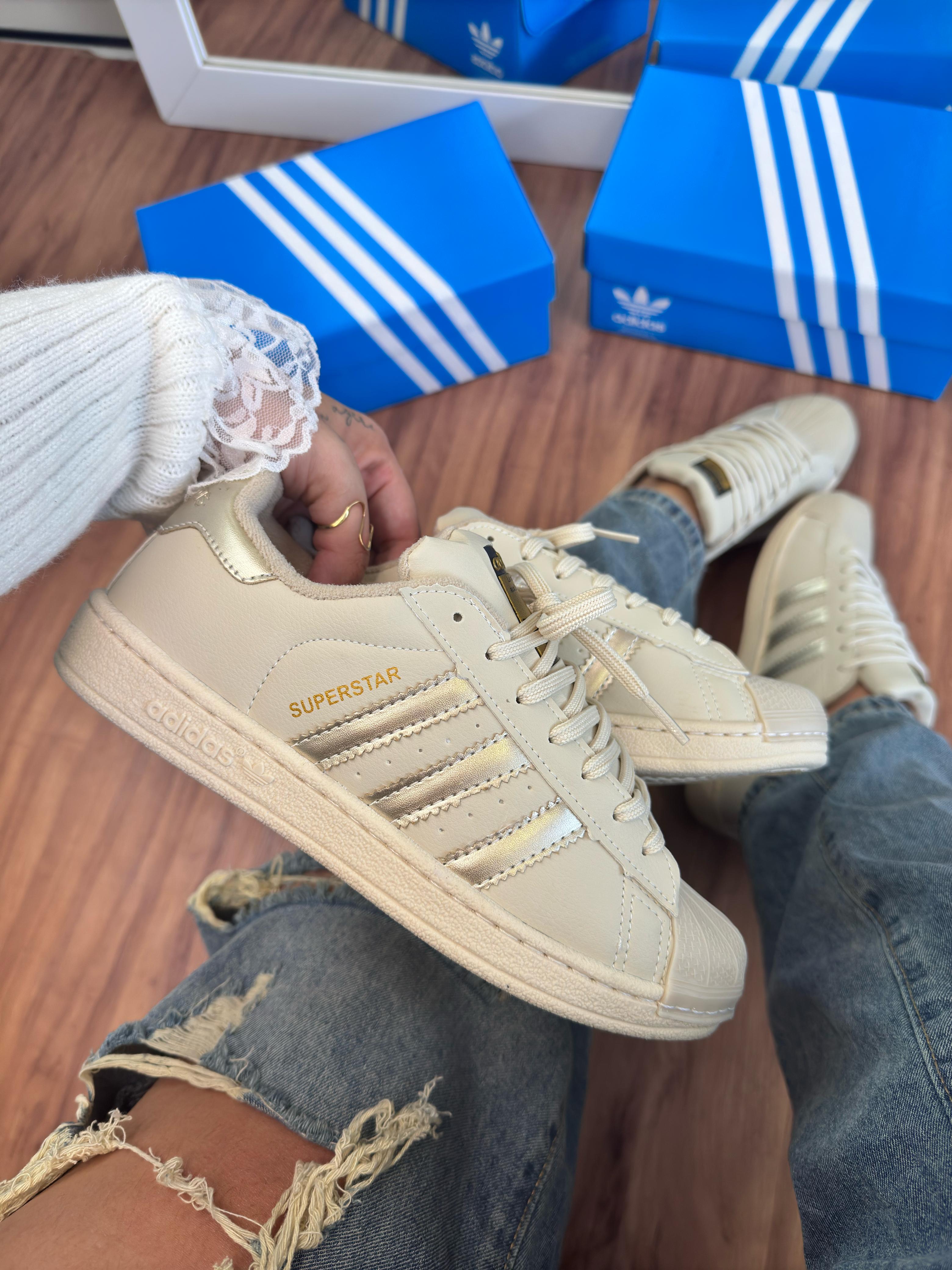 #017 Adidas Super Star Cabeção Off white ouro do 35 ao 39 R$229,90