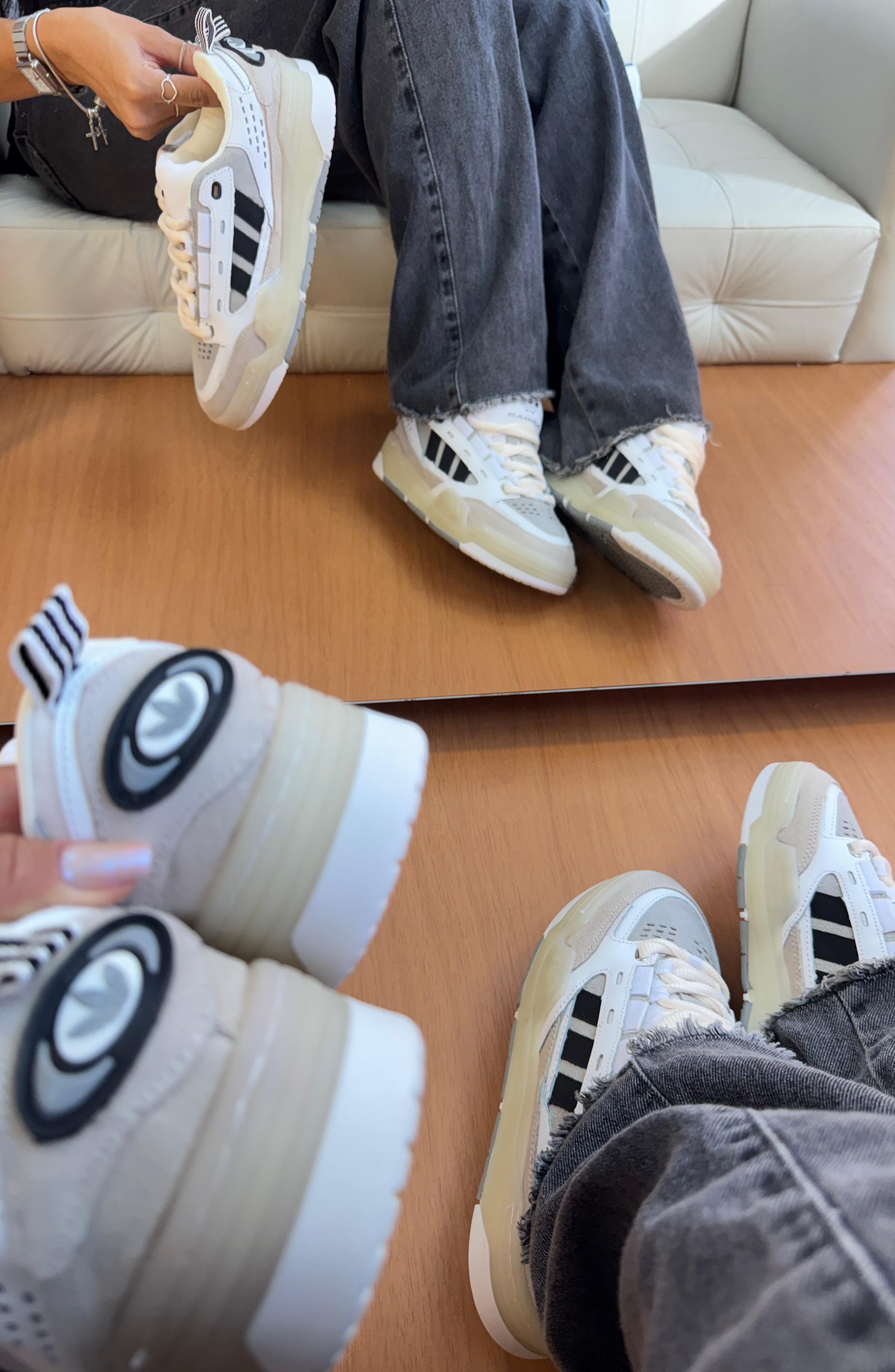 #019 Adidas Originals Adi2000 do 34 ao 43 todo em couro e solado de borracha R$379,90