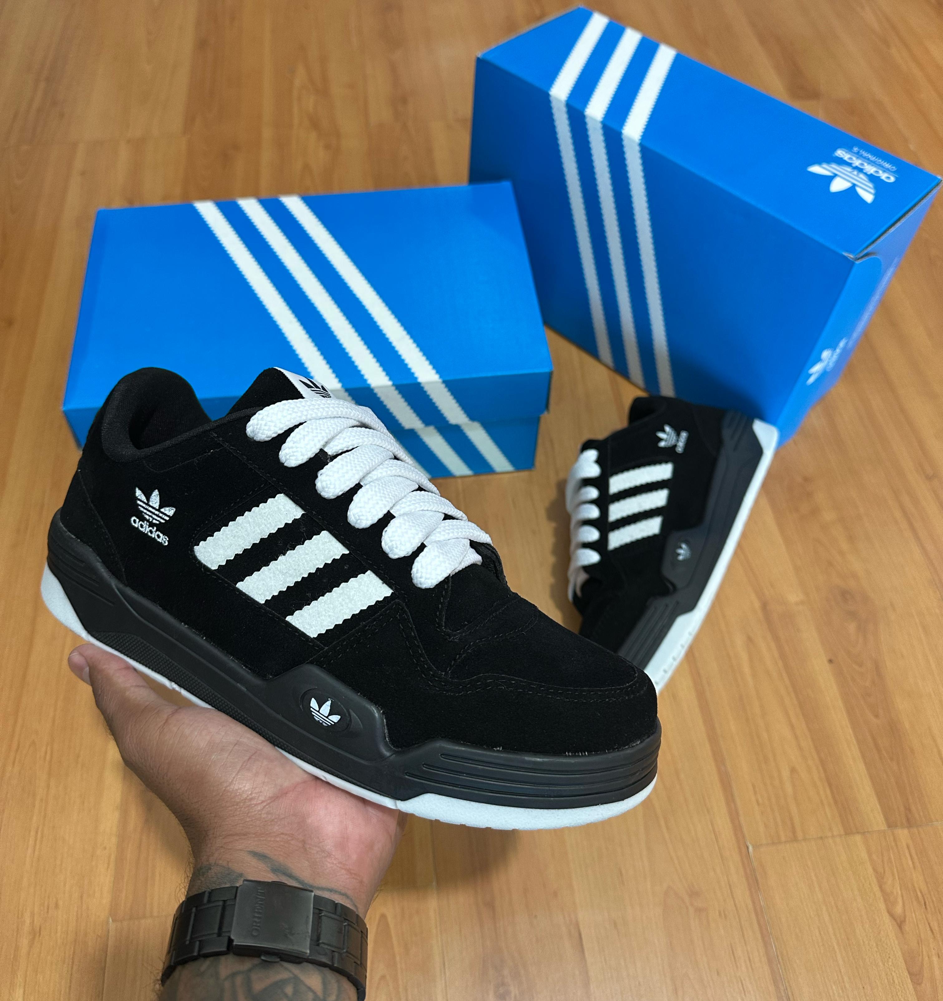 #034 Adidas Low CL camurça preto branco do 38 ao 43 R$199,90