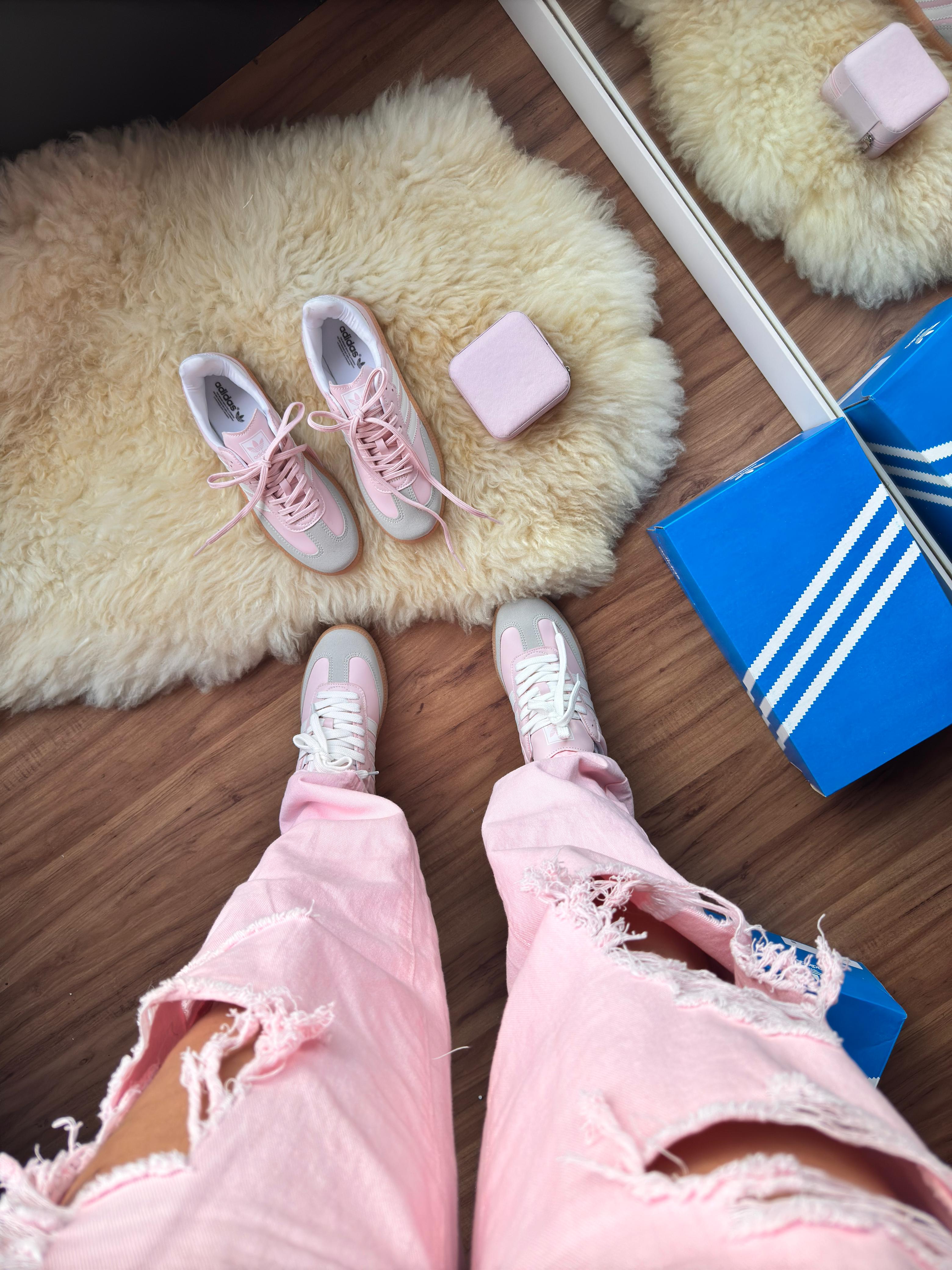 #035 Adidas Samba sintético rosa bebê do 34 ao 39 R$194,90