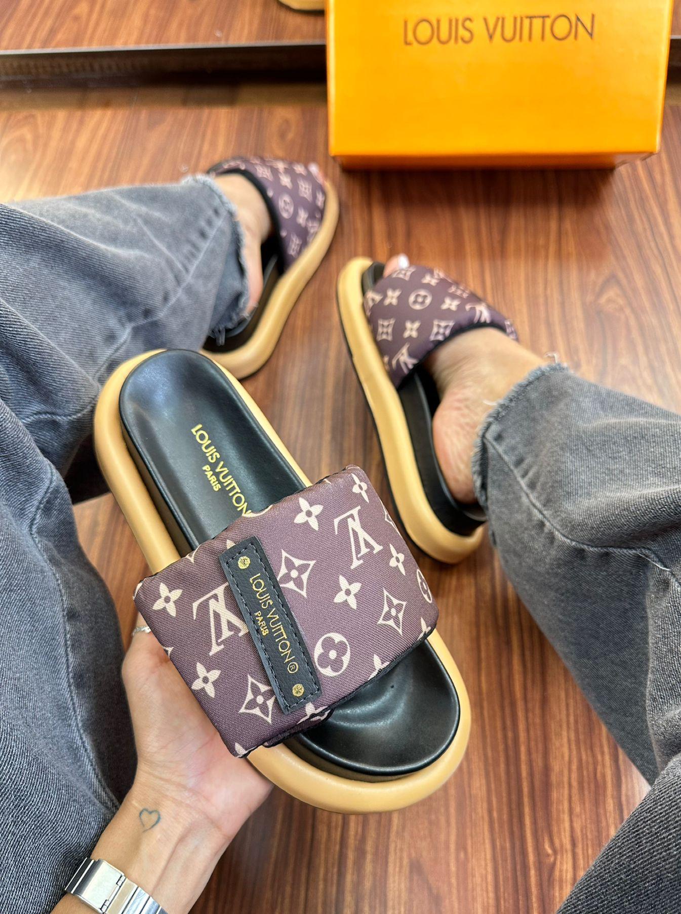 #038 Papete Louis Vuitton do 34 ao 39 R$212,90