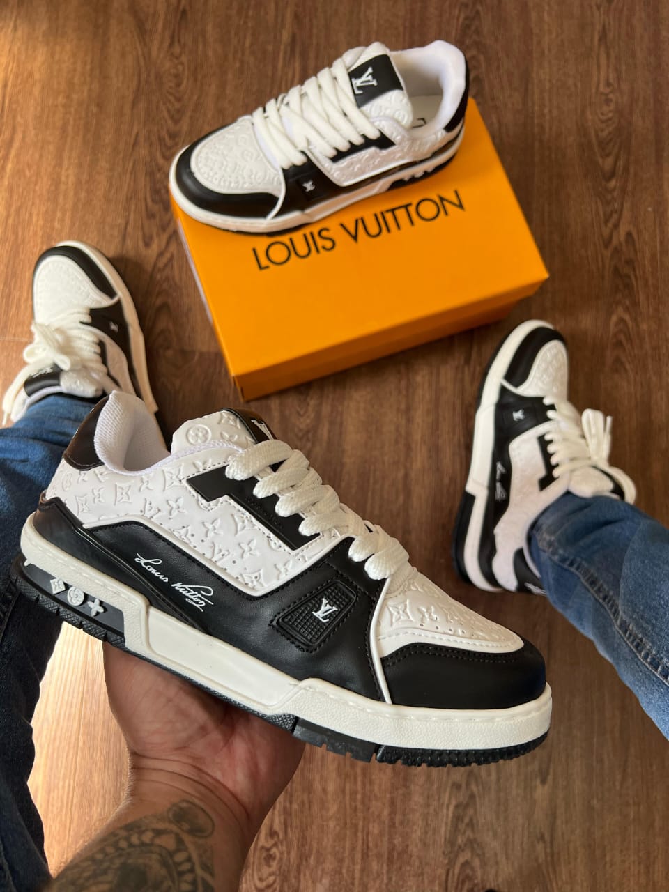 #040 Louis Vuitton Trainer branco preto do 38 ao 43 R$329,90