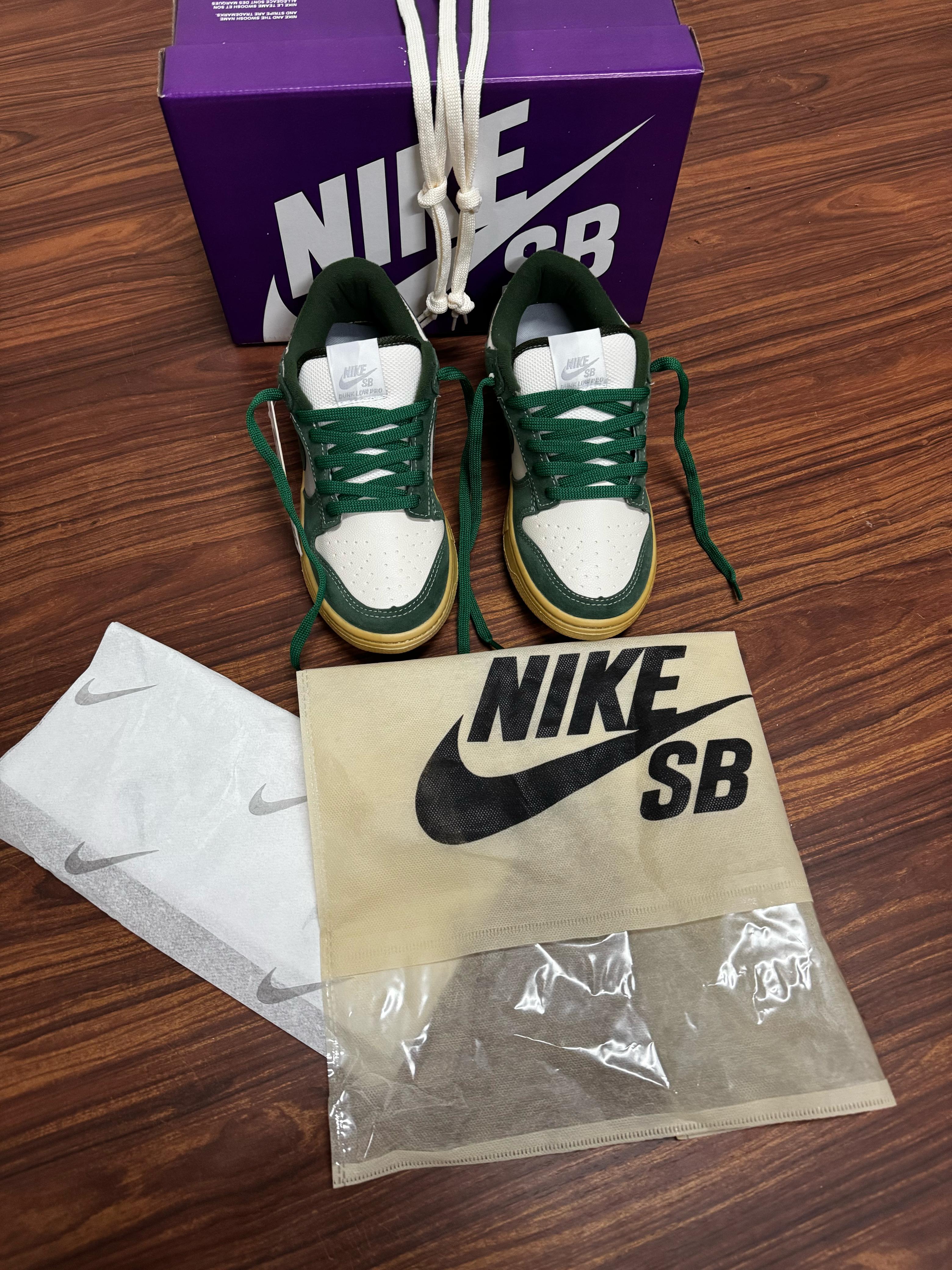 #044 Nike Dunk Low Pro verde latex do 38 ao 43 R$242,90