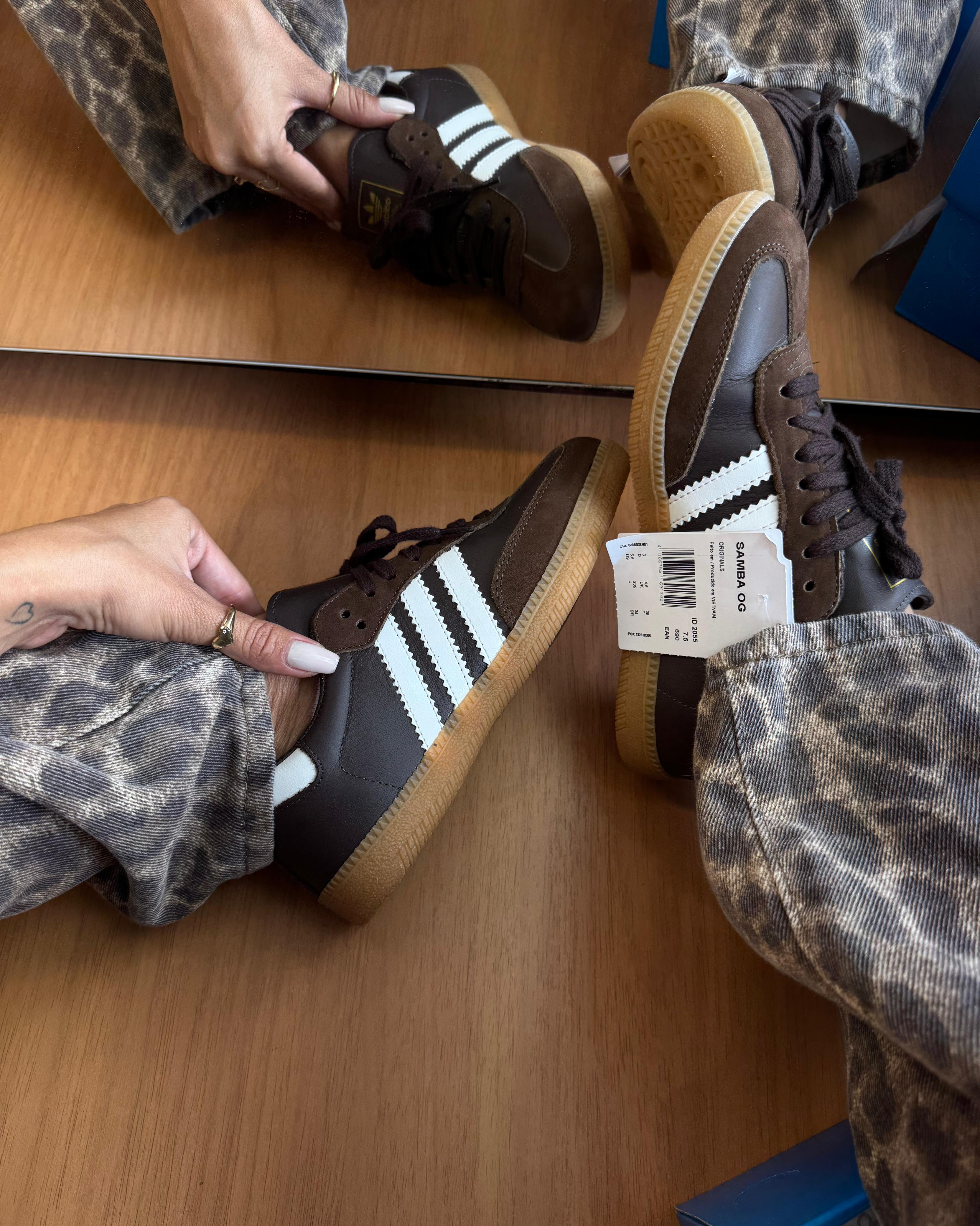 #049 Adidas Samba OG couro marron do 34 ao 39 R$339,90