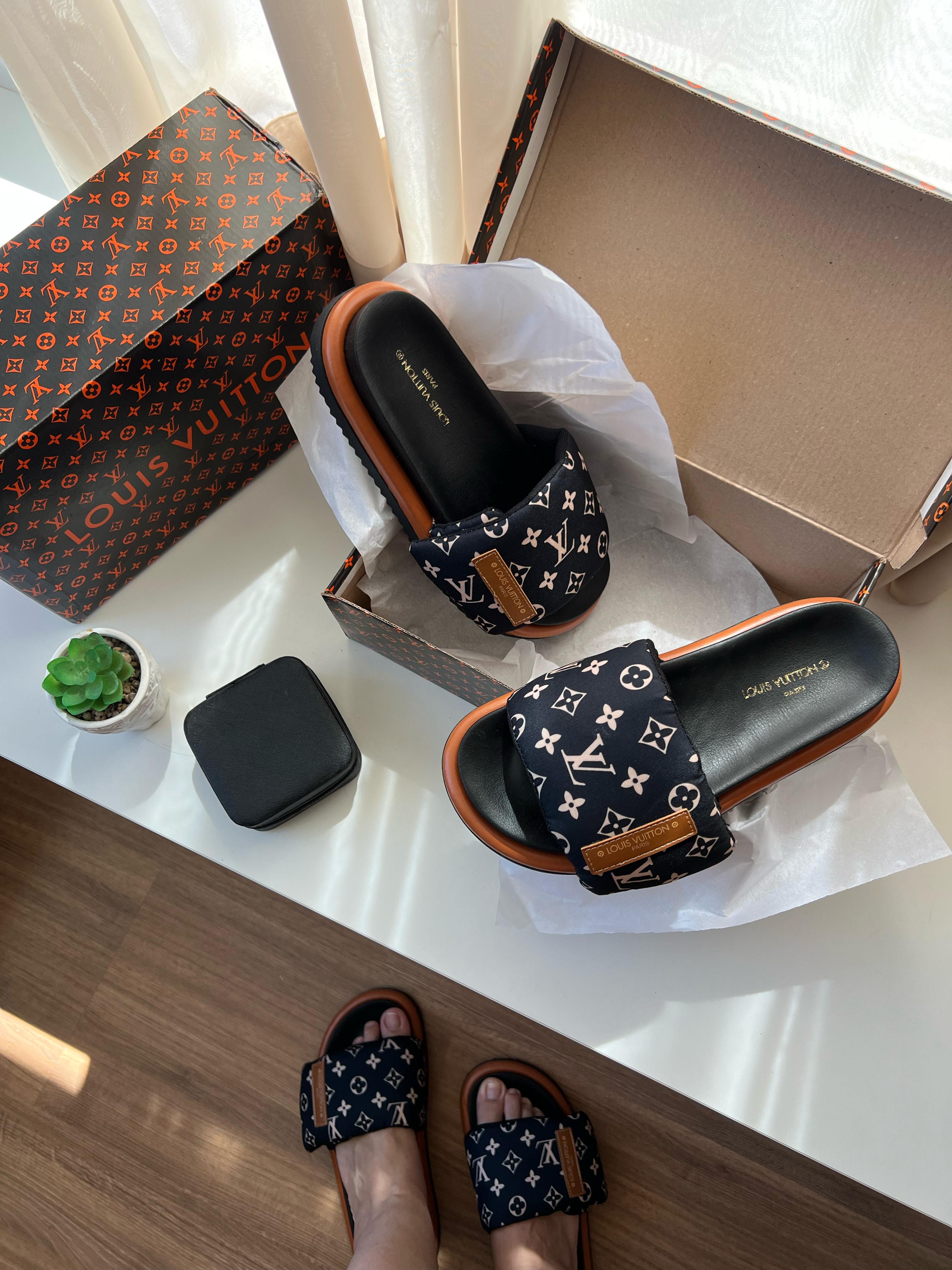 #050 Chinelo Louis Vuitton azul marinho laranja do 34 ao 39 R$237,90