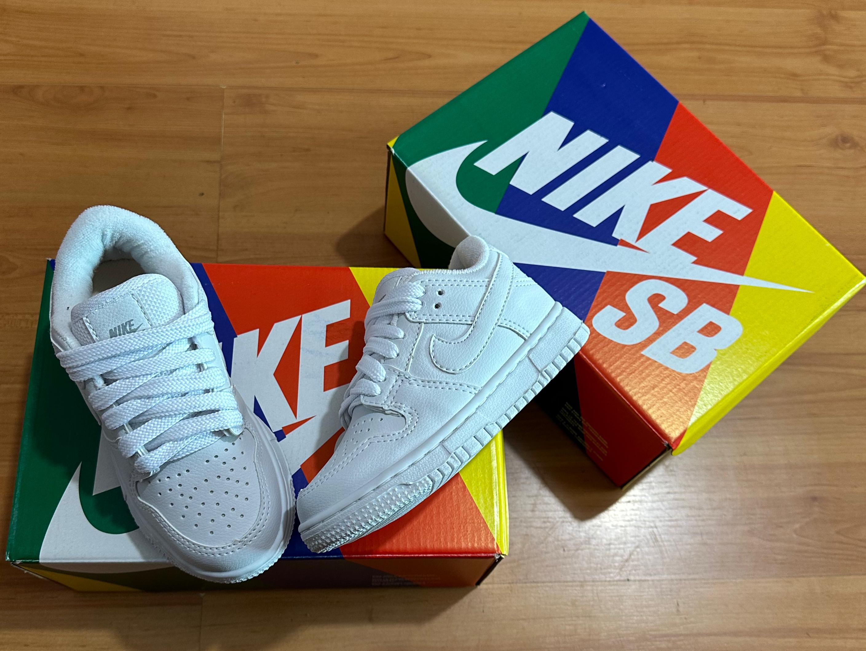 #051 Nike Dunk SB infantil branco do 27 ao 33 R$149,90