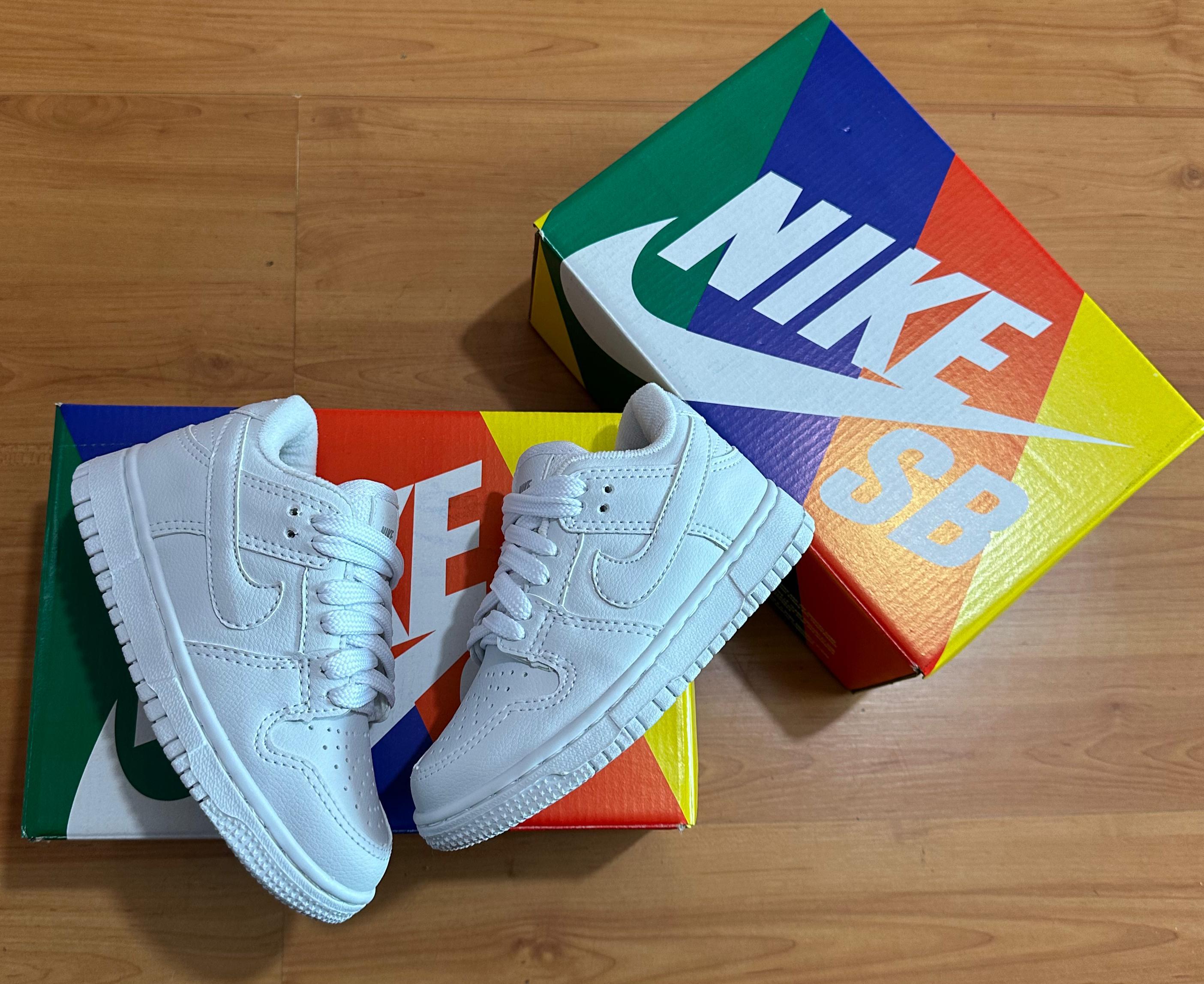 #051 Nike Dunk SB infantil branco do 27 ao 33 R$149,90