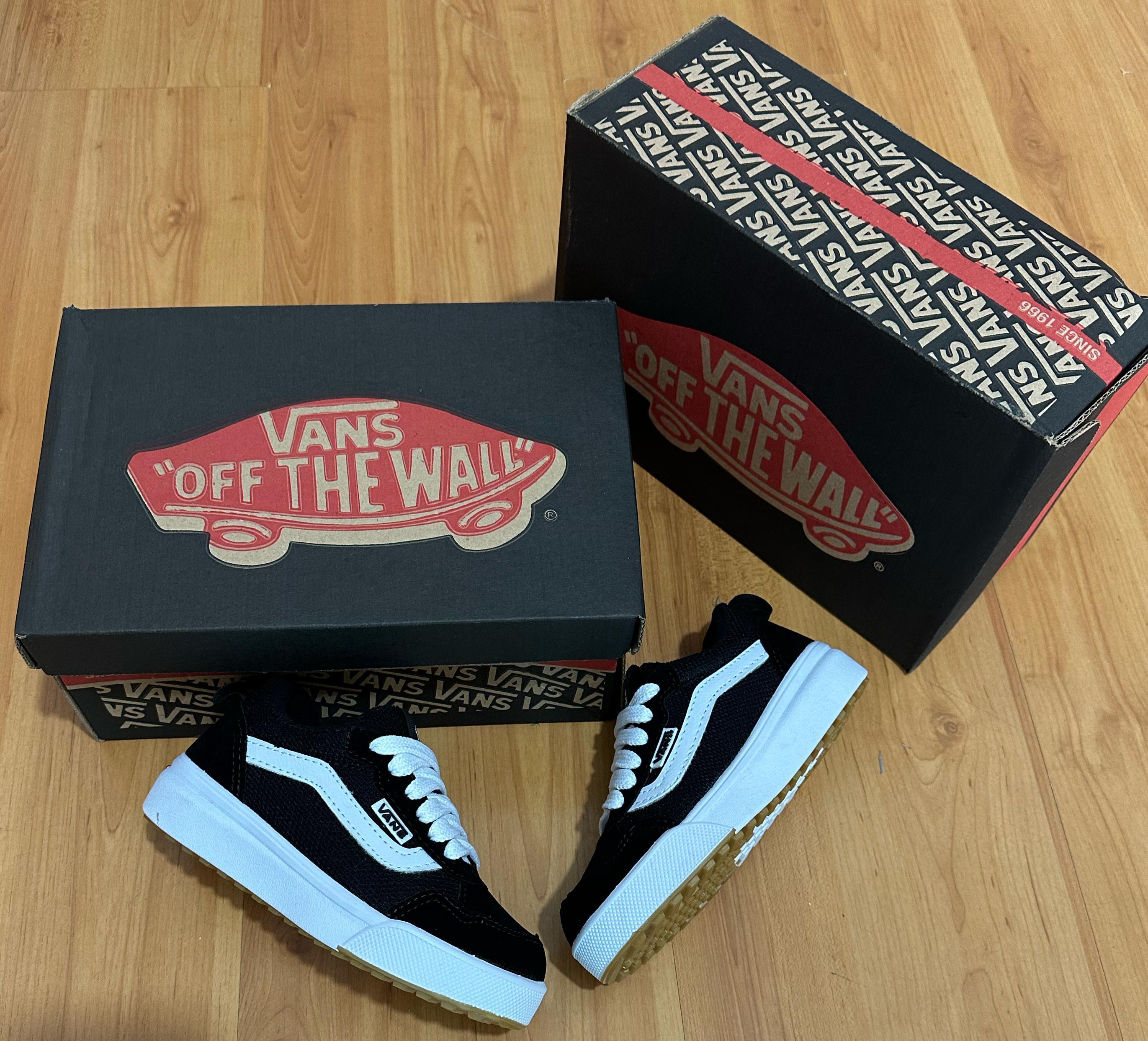 #055 Vans Ultrarange infantil preto branco do 27 ao 33 R$154,90