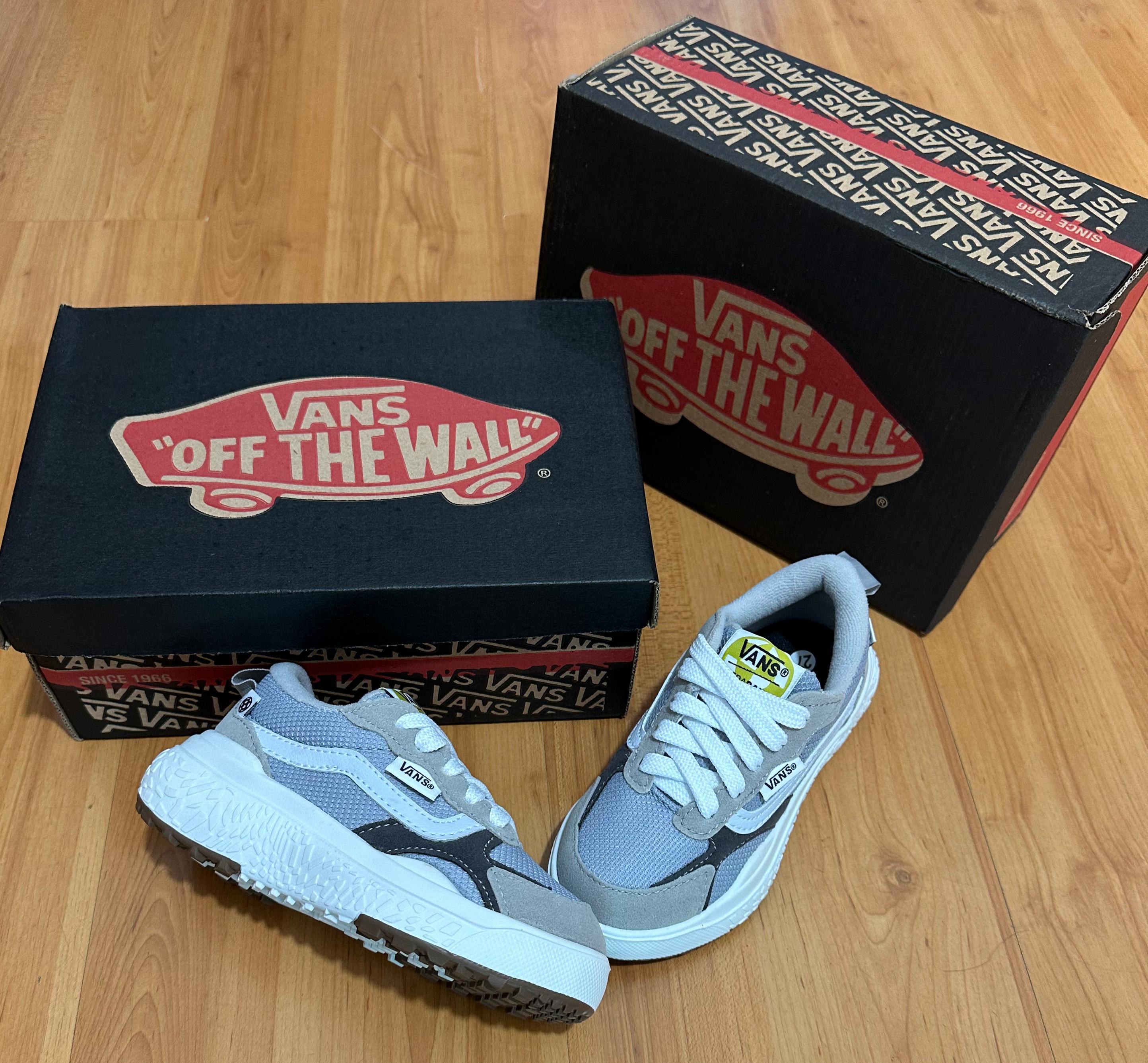 #059 Vans Neo infantil cinza grafite do 27 ao 33 R$157,90