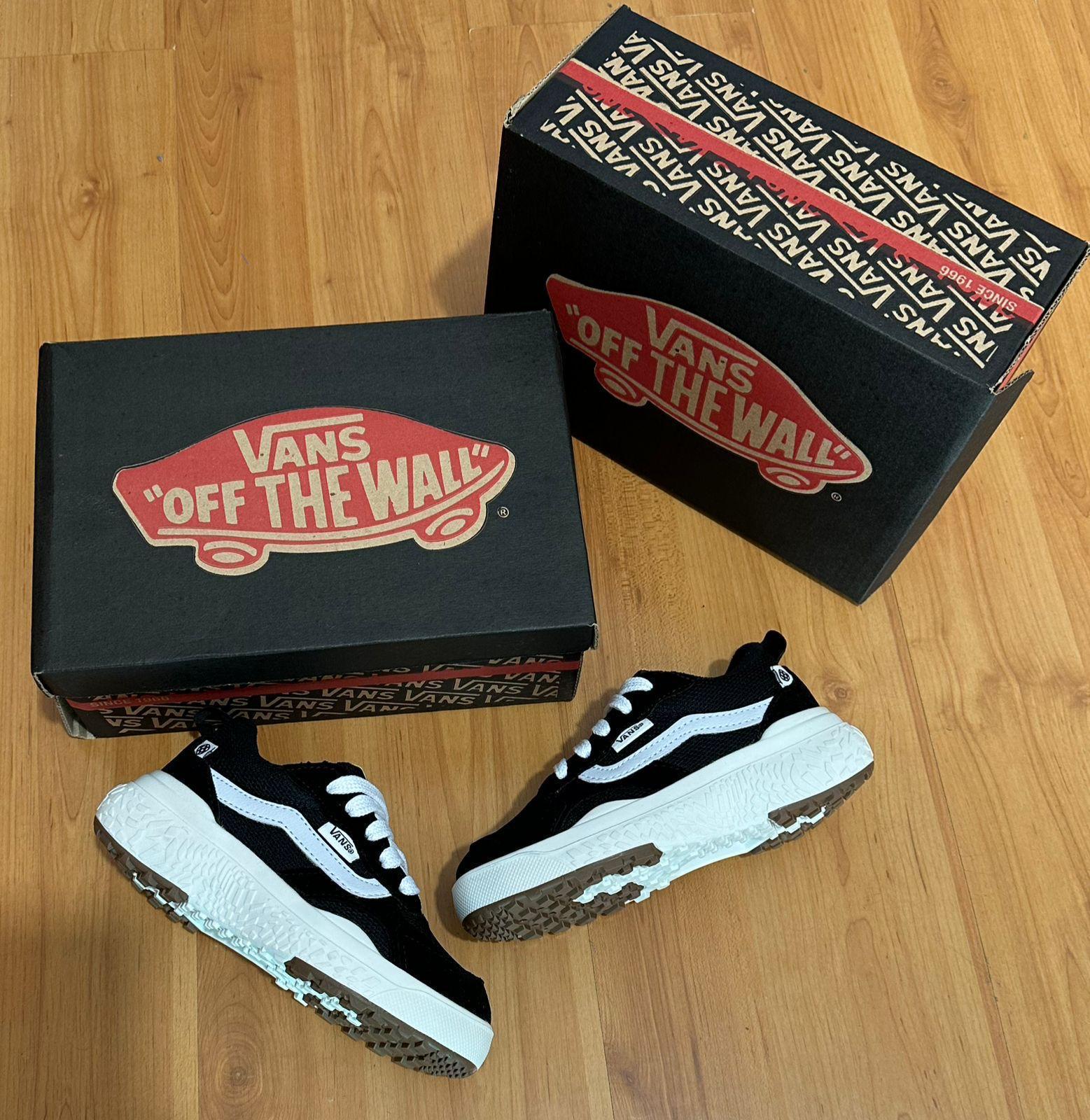 #063 Vans Neo infantil preto branco do 27 ao 33 R$169,90