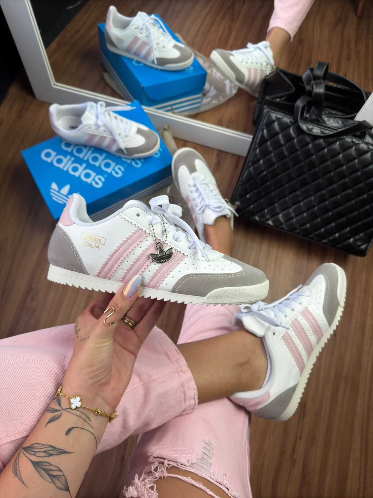 #065 Adidas Itália retrô branco rosa bebê do 34 ao 37 R$239,90