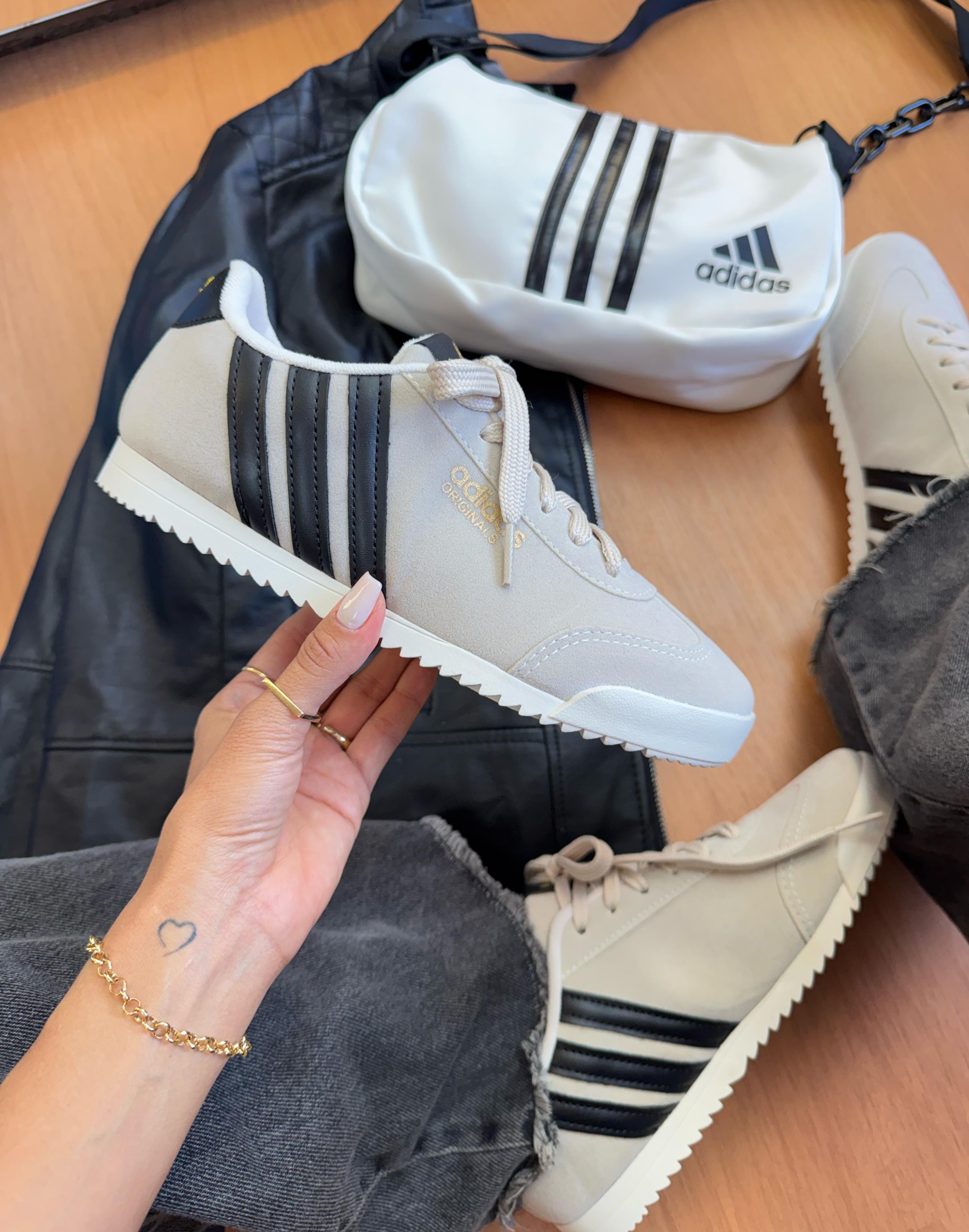 #079 Adidas Originals retrô do 34 ao 39 R$237,90