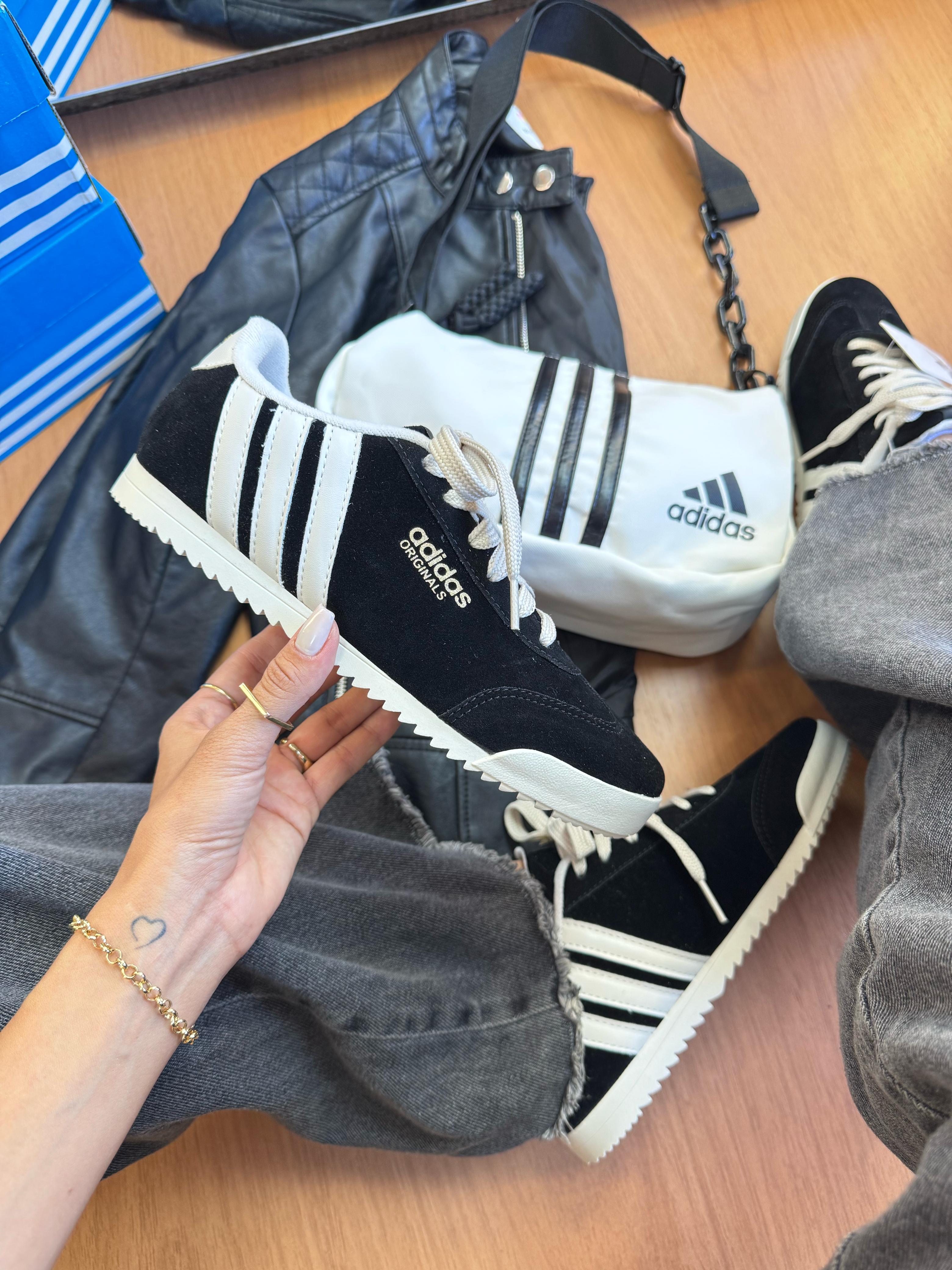 #080 Adidas Originals retrô do 34 ao 39 R$249,90
