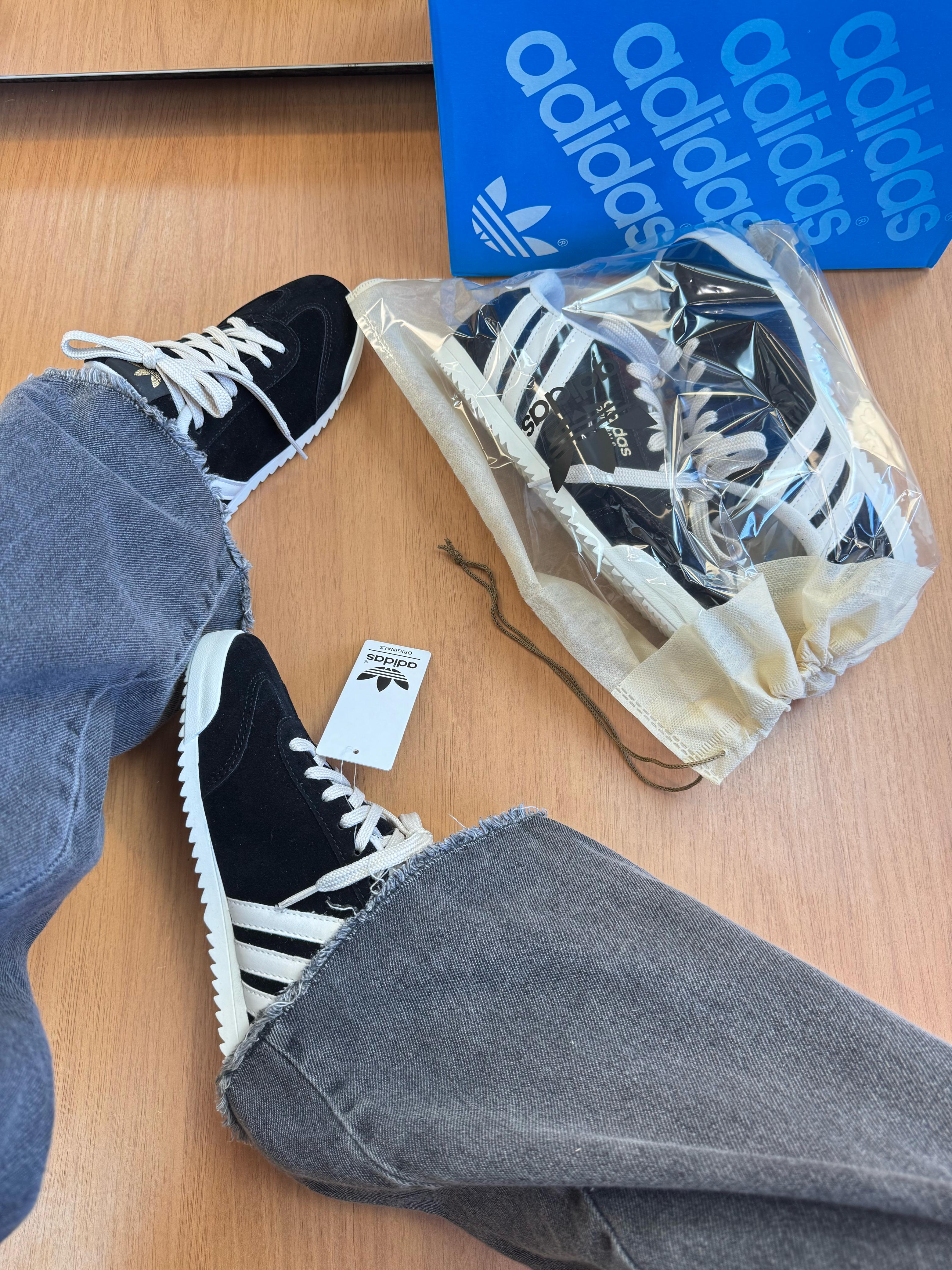 #080 Adidas Originals retrô do 34 ao 39 R$249,90