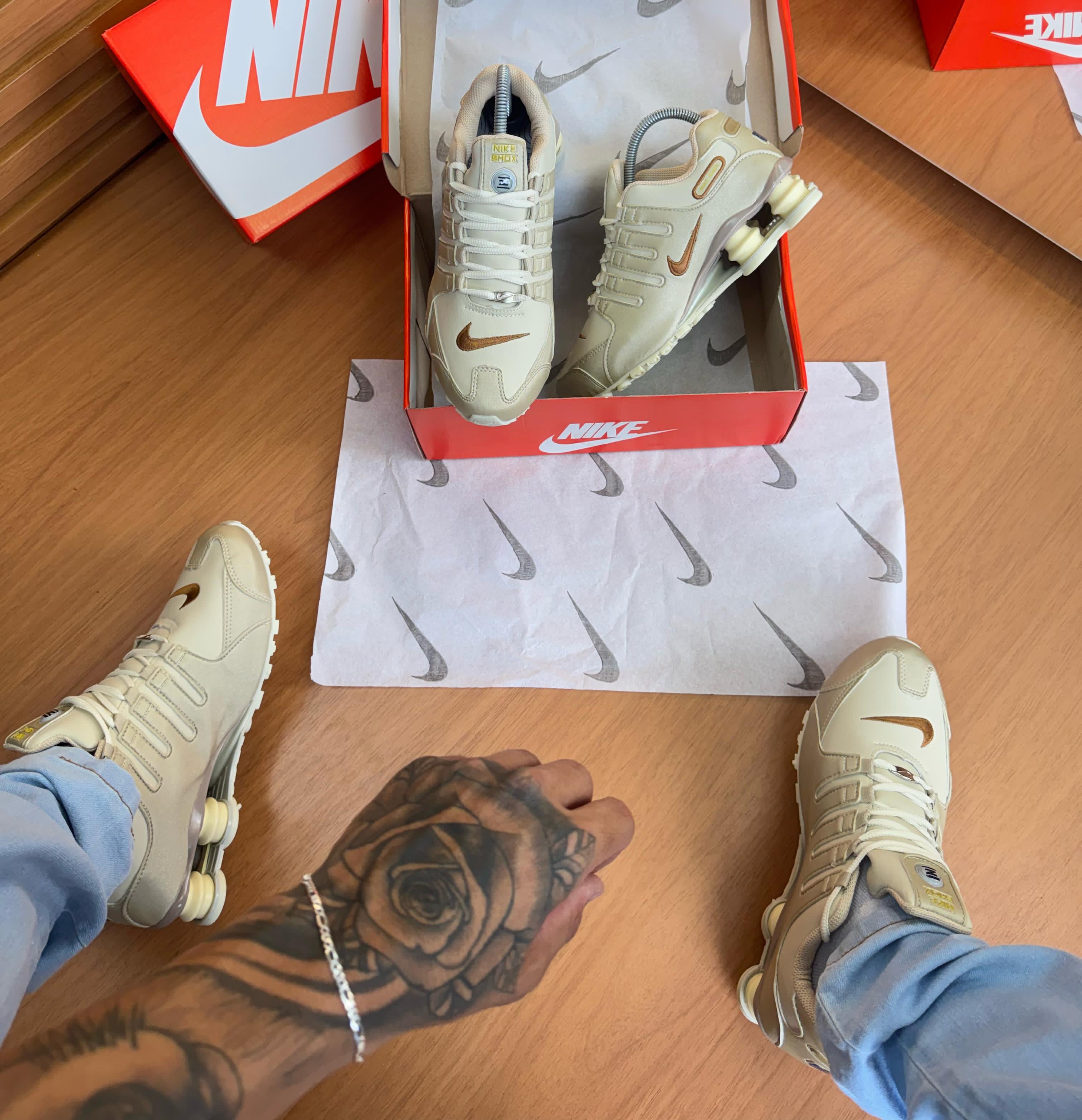 #081 Nike Shox Nz Prime  traseira PU (amortece ) cadarço ponteira ferro do 38 ao 43 R$259,90