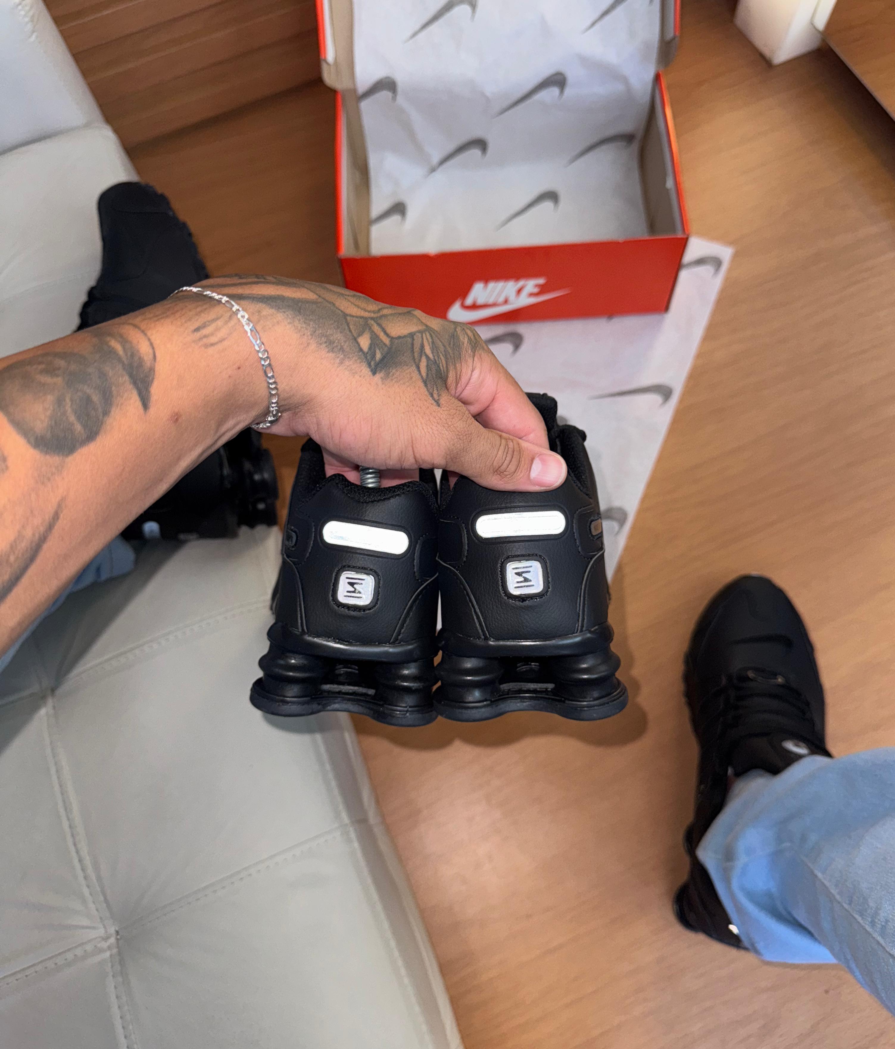 #083 Nike Shox Nz Prime traseira PU(amortece) cadarço ponteira de ferro, do 38 ao 43 R$249,90