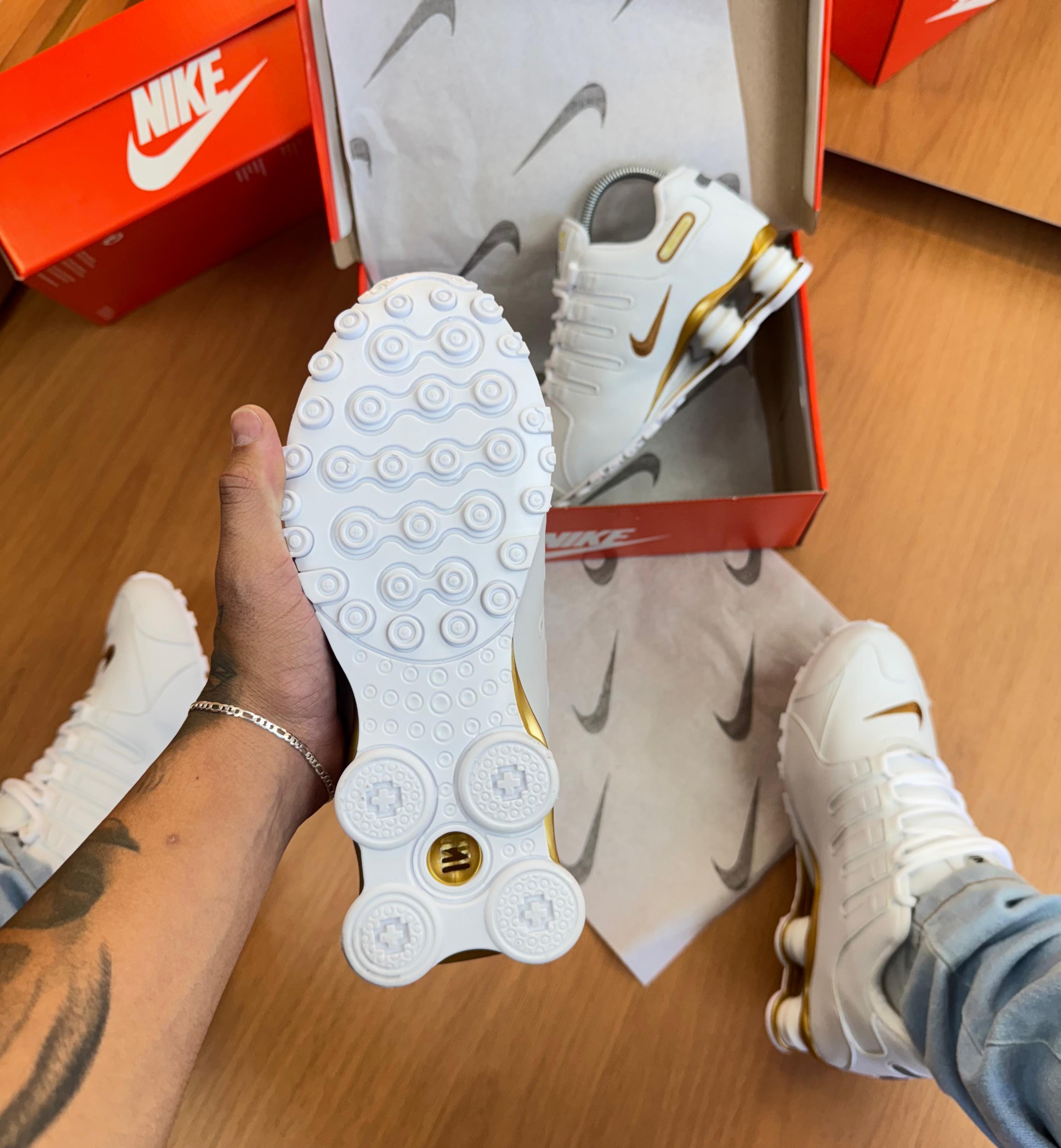 #084 Nike Shox Nz Prime traseira PU(amortece) cadarço ponta de ferro, do 38 ao 43 R$259,90