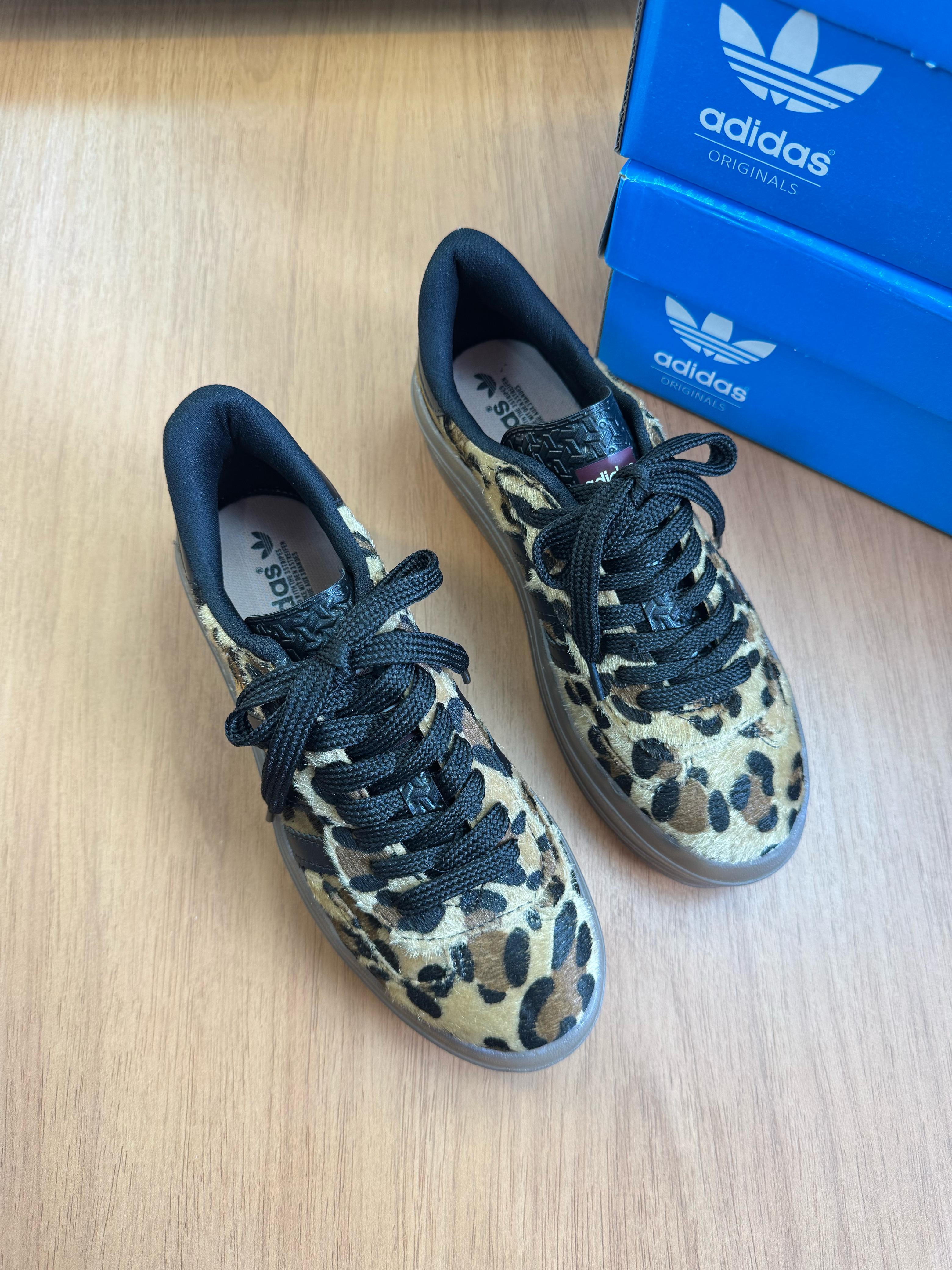 #086 Adidas Gazelle plataforma, disponível do 34 ao 39 R$359,90