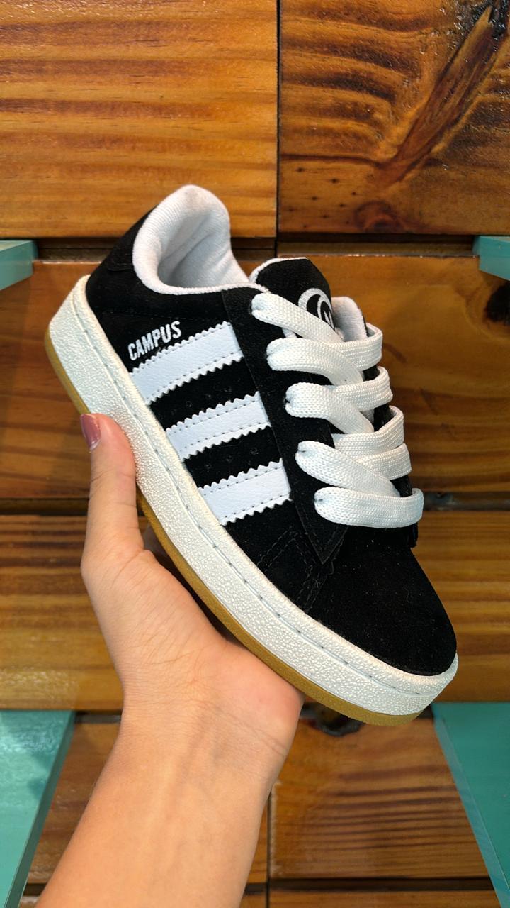 #089 Adidas Campus infantil, preto e branco, disponível do 26 ao 33 R$169,90