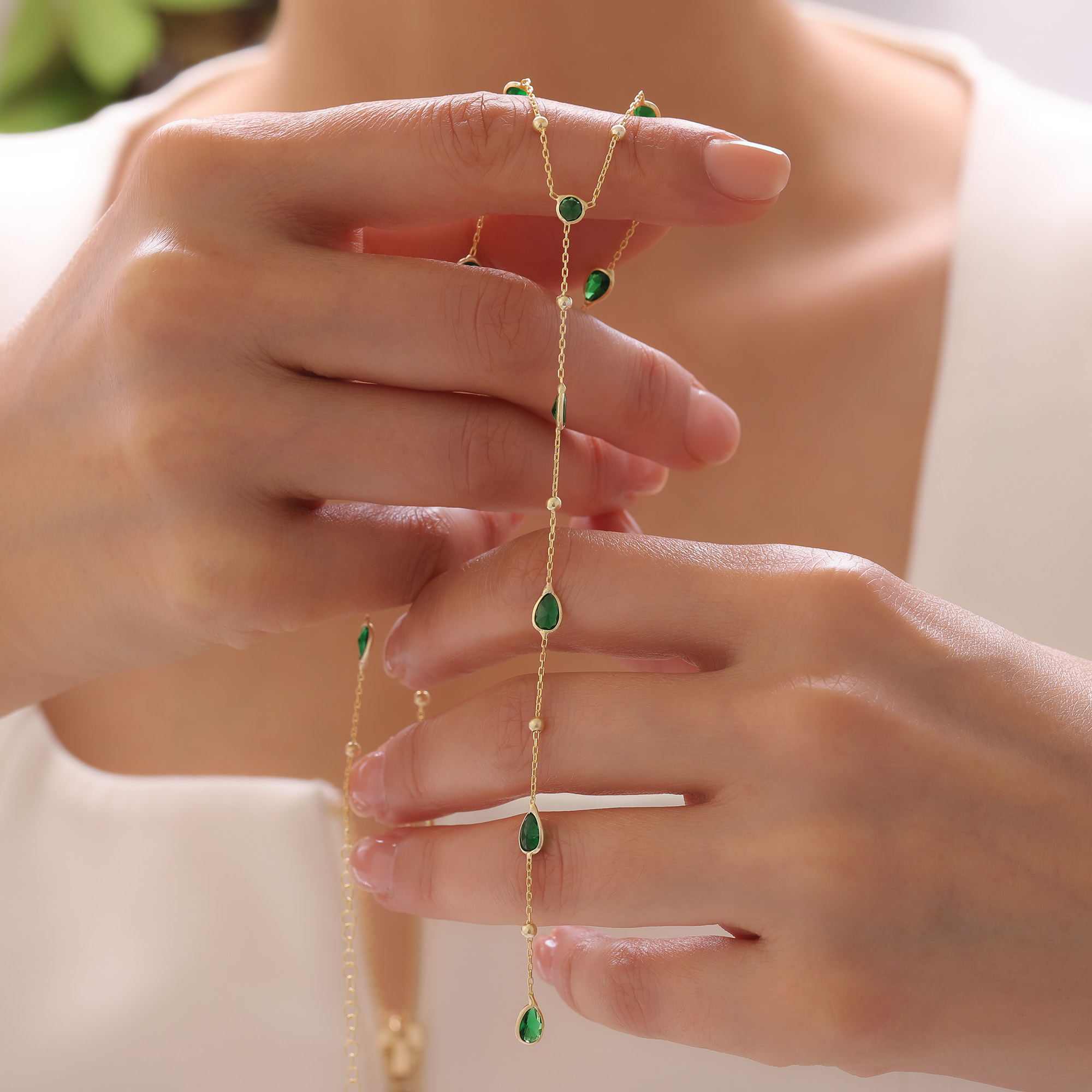 Elegant Gold Lariat Necklace