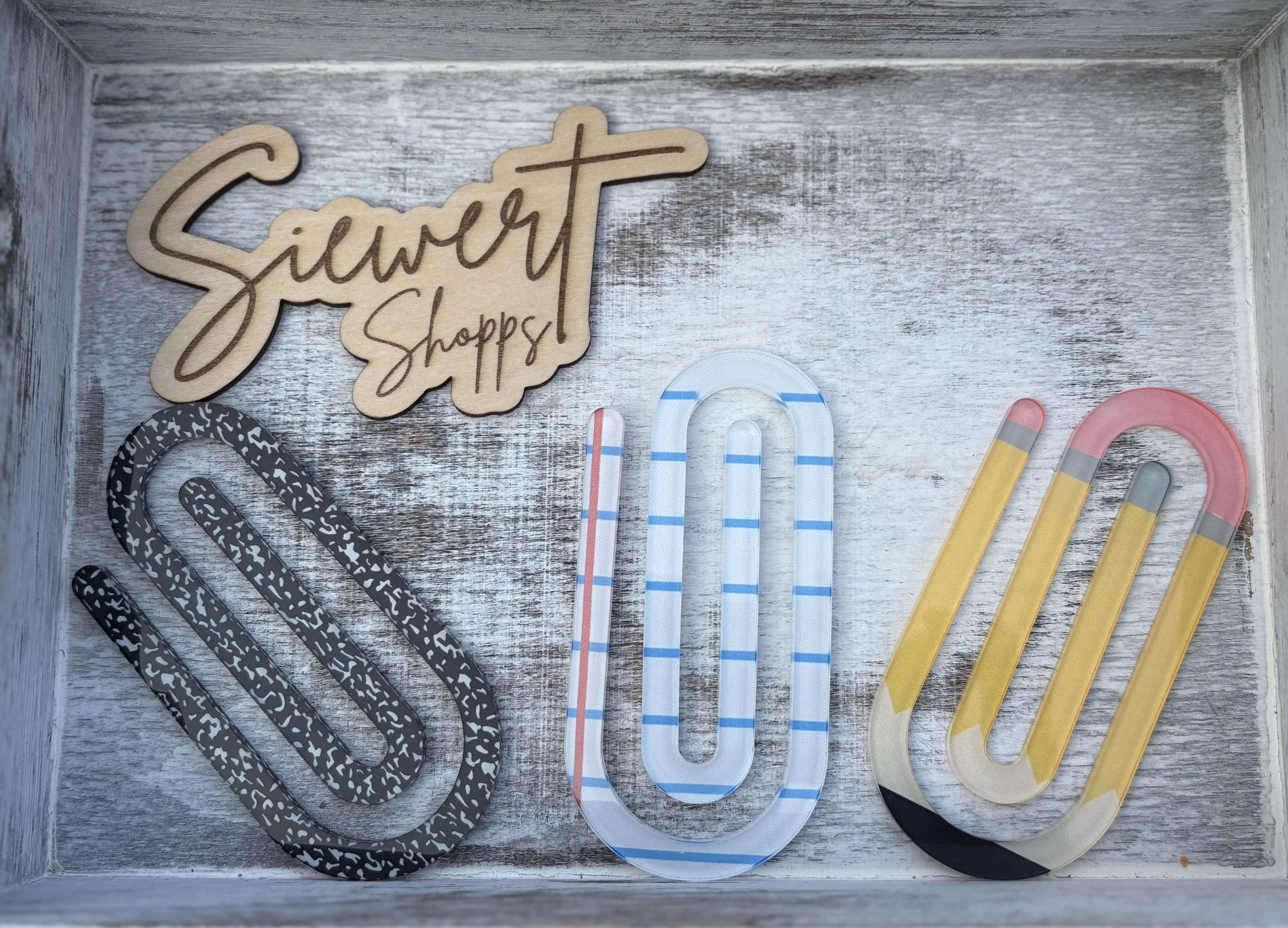 Jumbo paper clips 