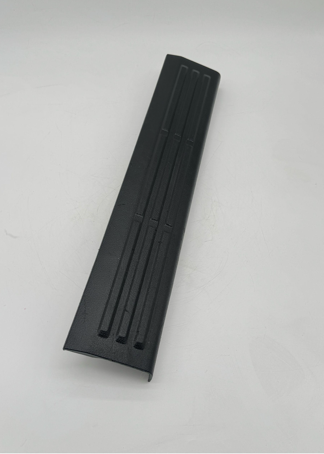 2019 - 2023 FORD RANGER FRONT DOOR SILL SCUFF COVER PLATE OEM KB3B2113200RH