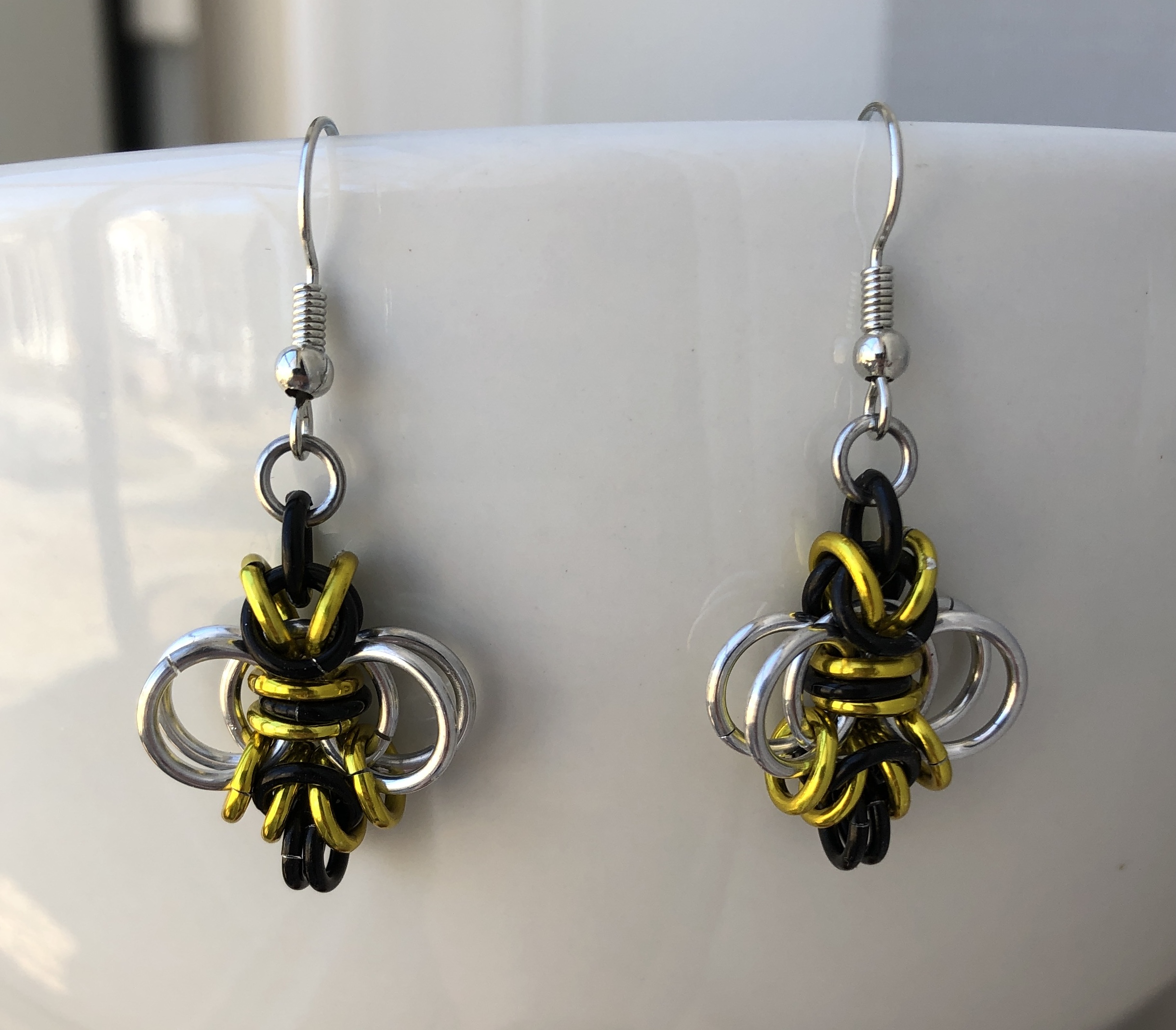 BEE-you-tiful Chainmaille Earrings!