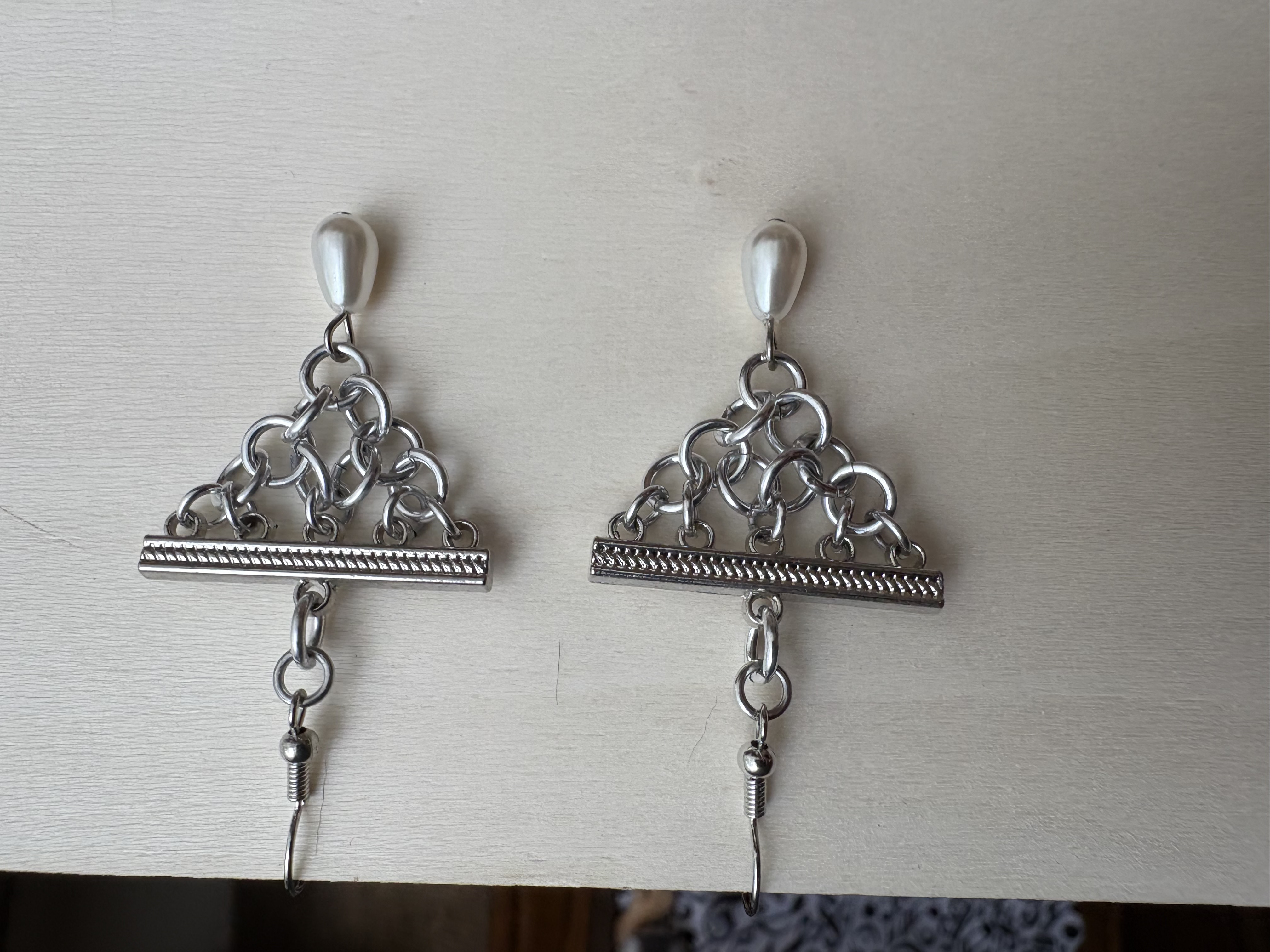 Chandelier Style Chainmaille and Pearl Charm Earrings