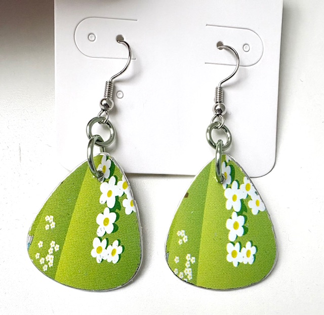 Field of Daisies Teardrop Earrings 